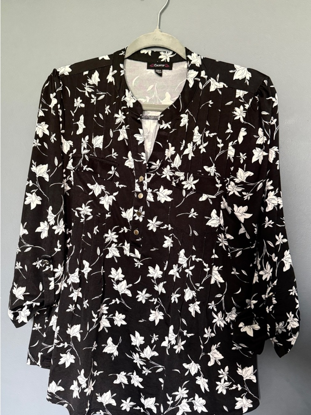 Cocomo Black & White Floral Button-Front Blouse